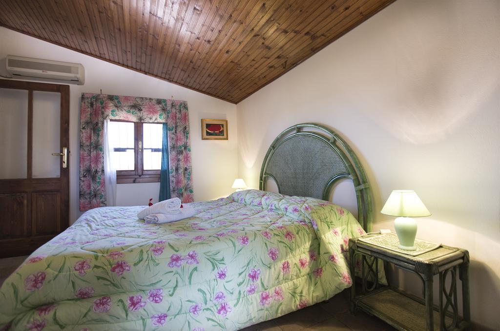 Istentales Alghero Oda fotoğraf
